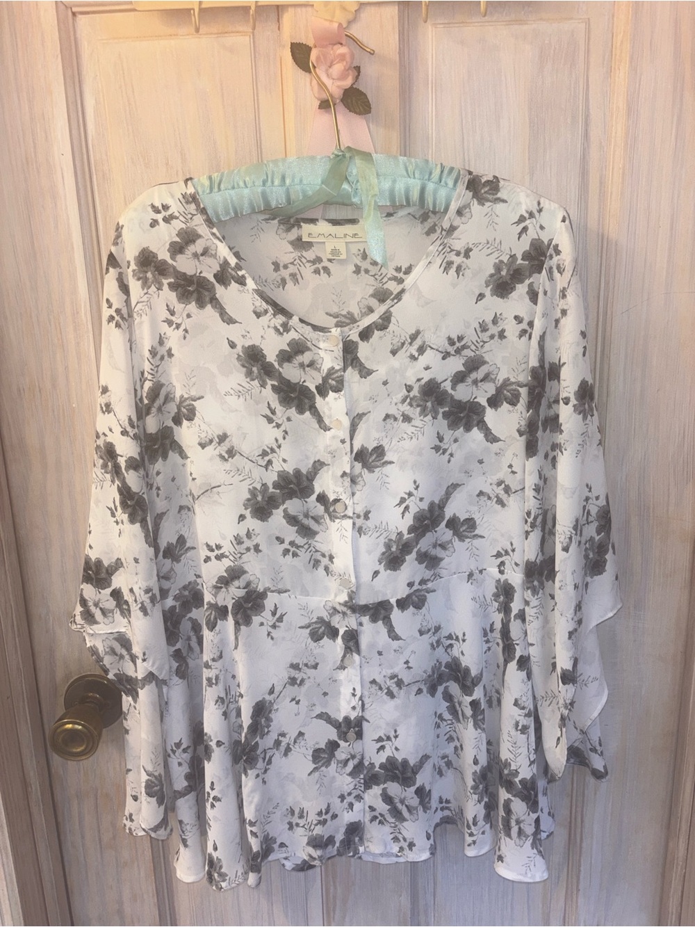 Women's Soft Floral Button-Front Tunic in White and Gray,bell sleeves, - Picture 9 of 9